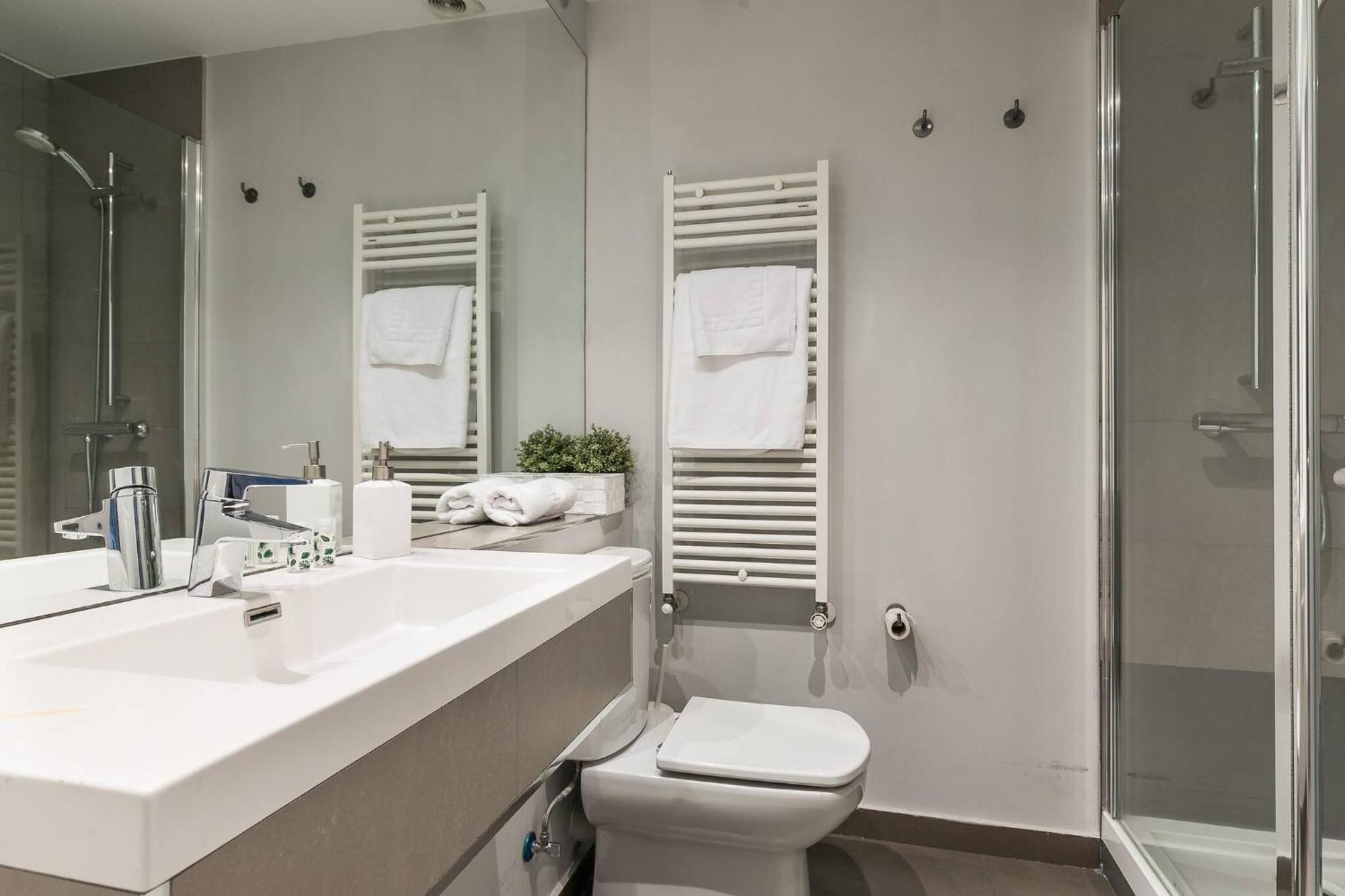 Castellana Suites Madrid Luaran gambar